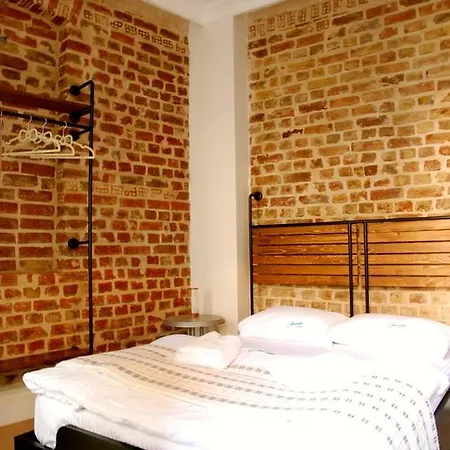 Hostel Jumba *